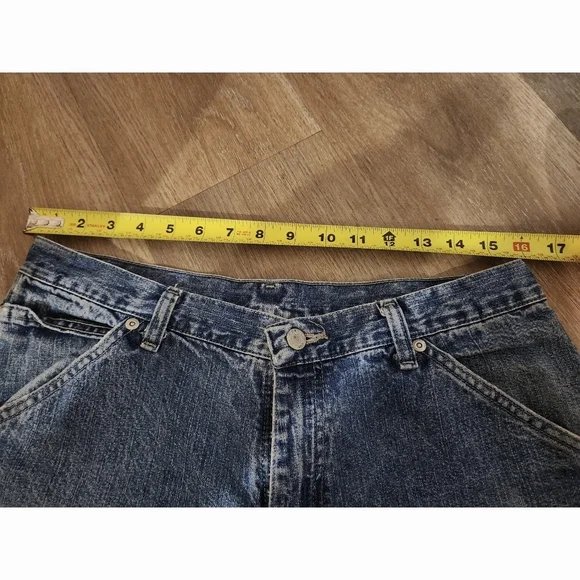 Wrangler Men's Relaxed Jeans in Blue - Picture 5 of 13